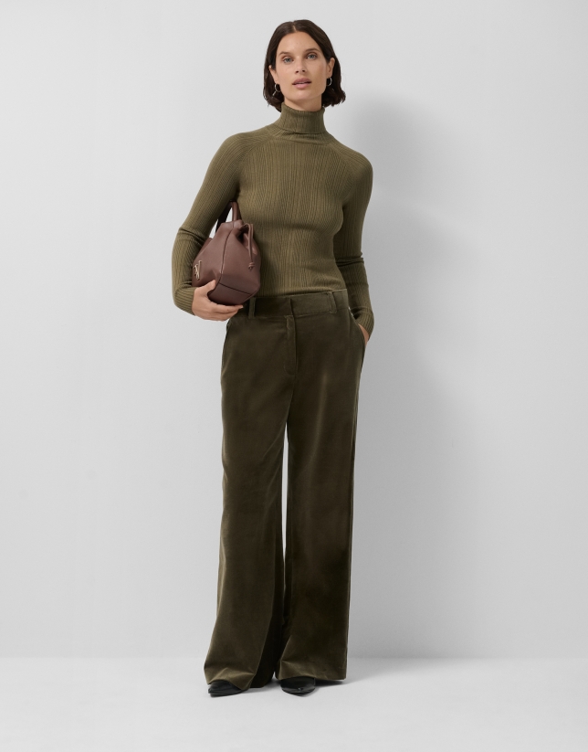 Pantalón ancho con pinzas terciopelo verde