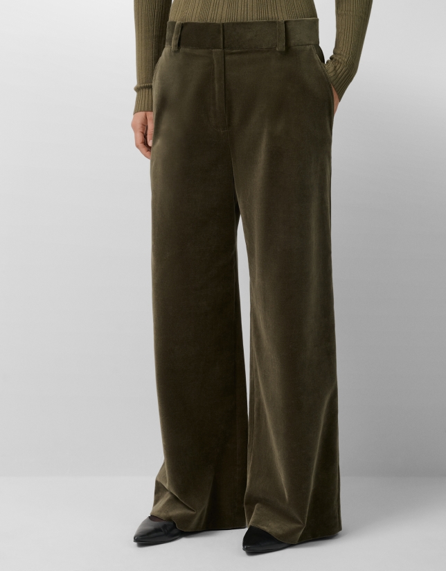 Pantalón ancho con pinzas terciopelo verde