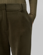 Pantalón ancho con pinzas terciopelo verde