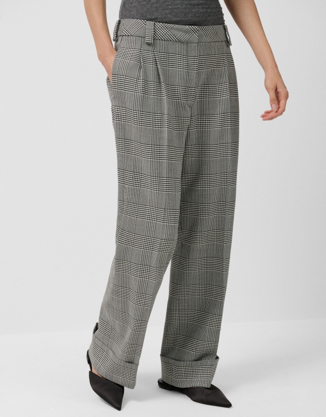 Pantalón pinzas corte masculino cuadro gales blanco y negro