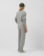 Pantalón jogger punto tricotado gris