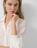 Camisa en bambula blanco con jacquard de círculos