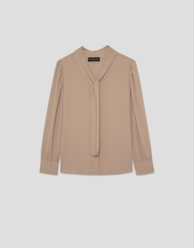 Blusa oversize cuello lazada beige