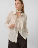 Camisa listas beige con lazada en cuello