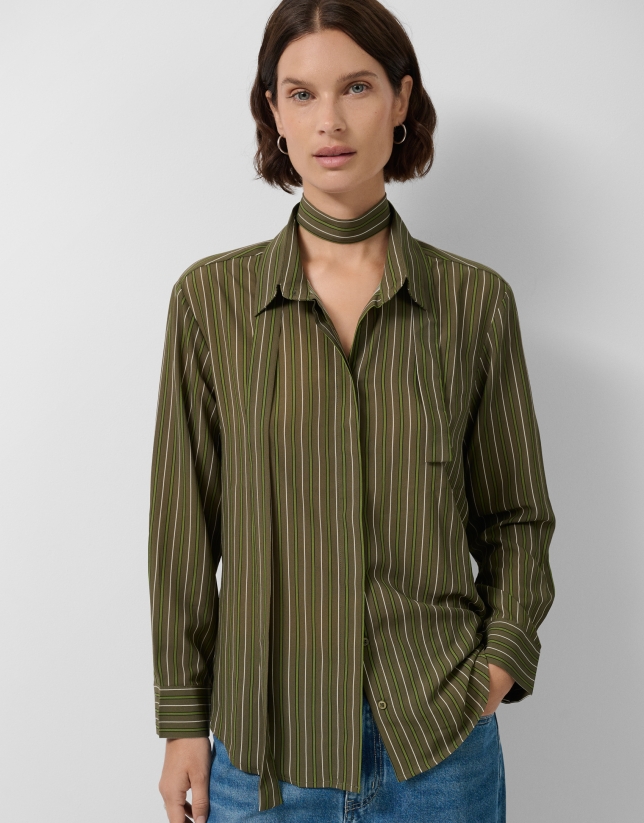 Camisa listas verdes con lazada en cuello