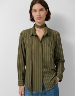 Camisa listas verdes con lazada en cuello