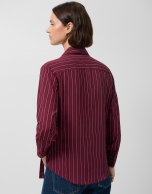 Camisa listas berenjena con lazada en cuello