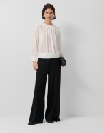 Blusa abullonada manga larga en crepé crudo