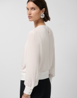 Blusa abullonada manga larga en crepé crudo