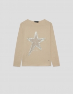 Camel knitted long-sleeved T-shirt with stars
