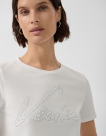 White short-sleeved T-shirt with Verino lettering