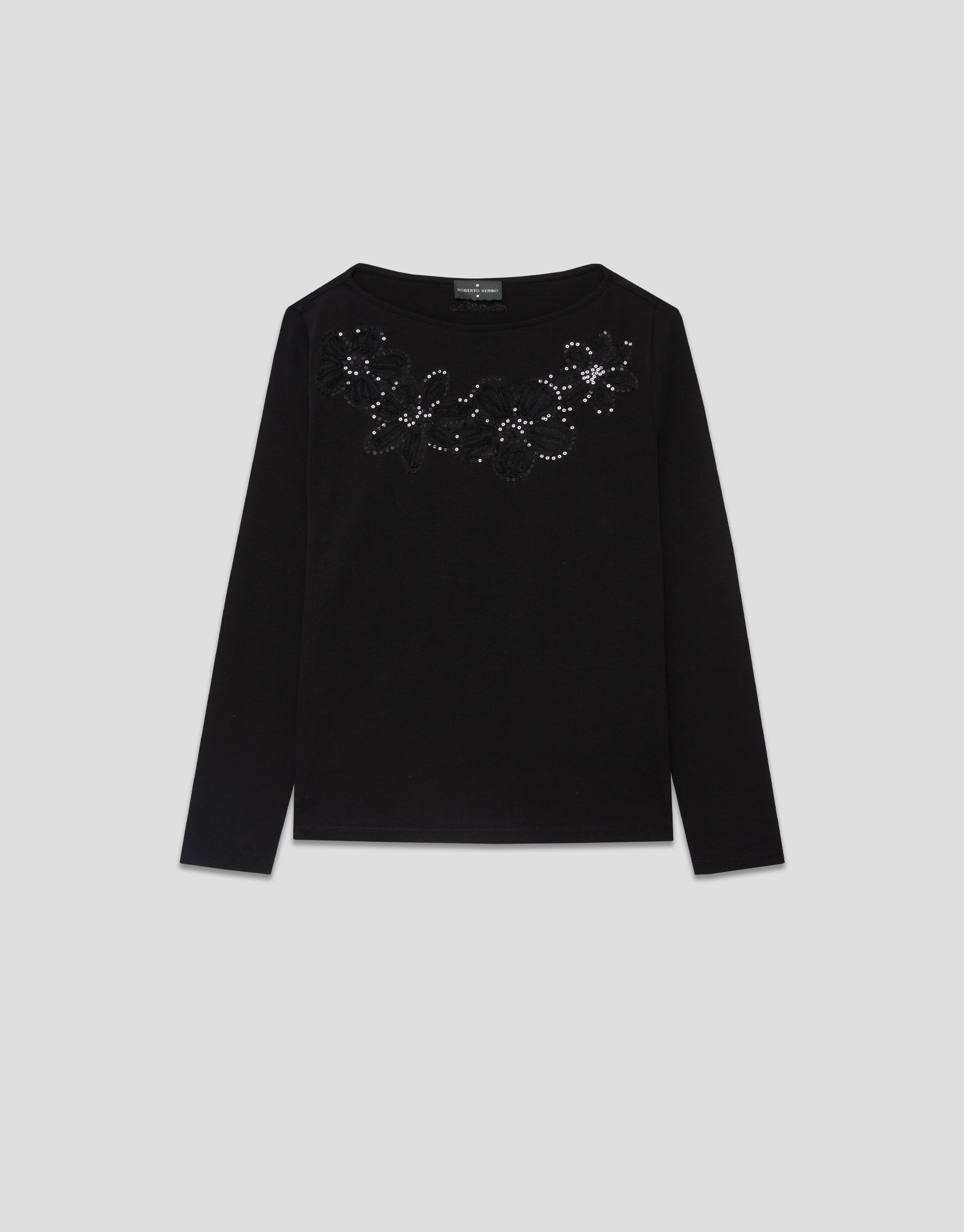 Black long-sleeved T-shirt with embroidery