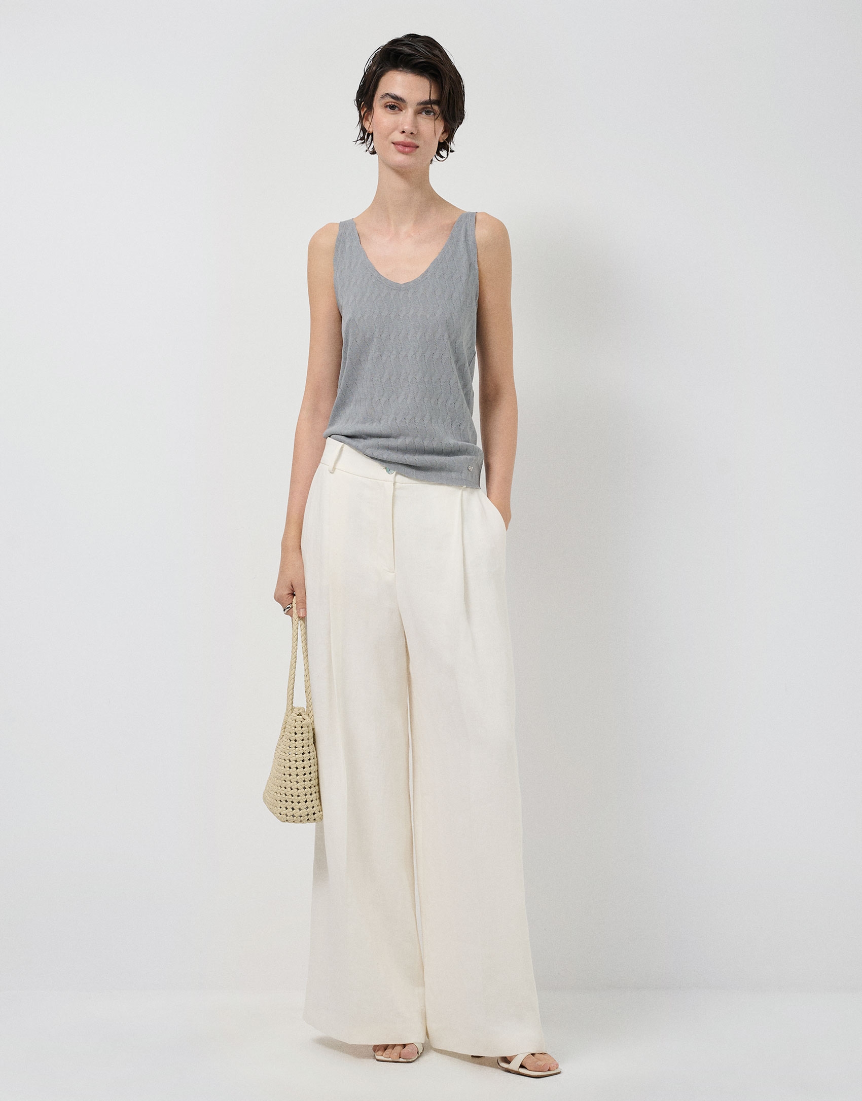 "Gray knit T-shirt with straps