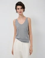 "Gray knit T-shirt with straps