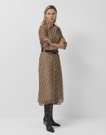 Long-sleeved shirt dress with a geometric print in brown tones