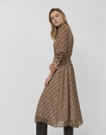 Long-sleeved shirt dress with a geometric print in brown tones