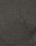 Sleeveless dress with gray micro-pattern belt