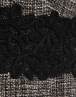 Vestido recto trama negro y crudo con encaje en cintura