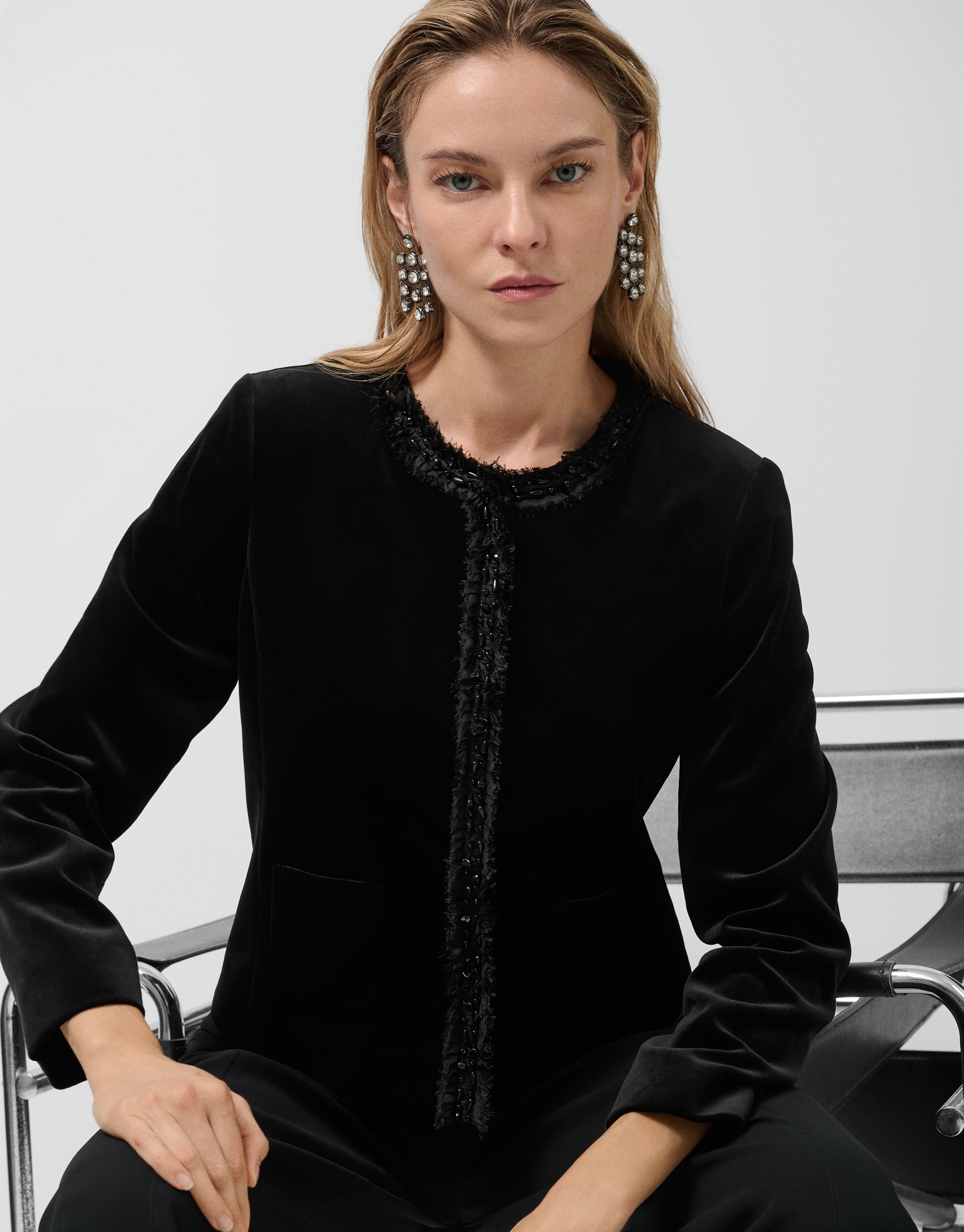 Chaqueta corta terciopelo negro