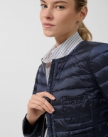 Chaqueta acolchada plumas cuatro bolsillos azul
