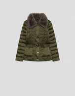 Short green quilted down jacket with fur collar