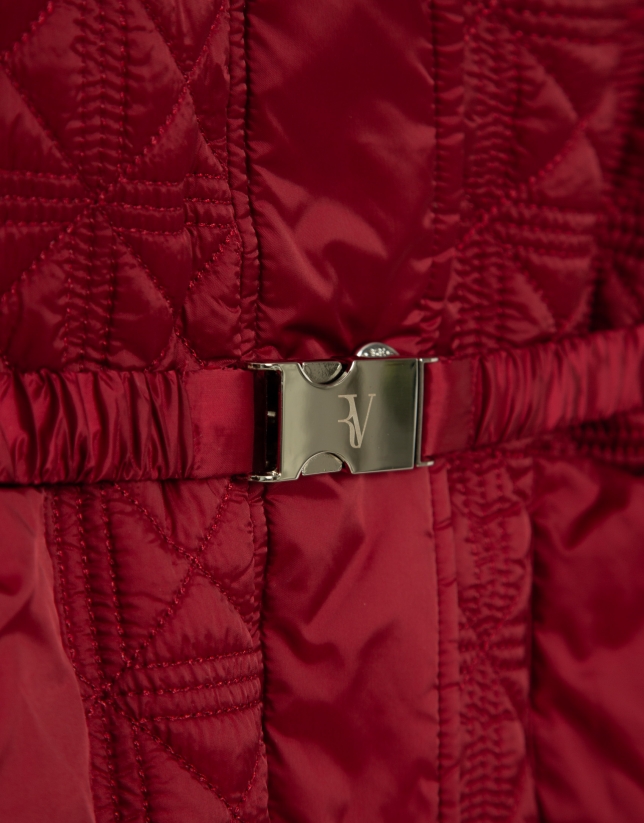 Red quilted short down jacket with fur collar