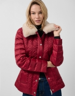 Red quilted short down jacket with fur collar