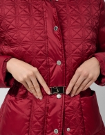 Red quilted short down jacket with fur collar