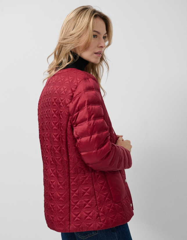 Red quilted short down jacket with fur collar
