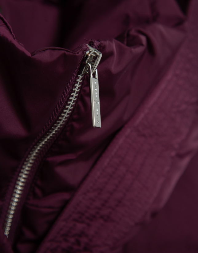 Aubergine short down jacket with hood