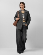 Three-quarter double-sided black double-breasted jacket