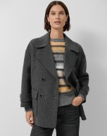Three-quarter double-sided black double-breasted jacket