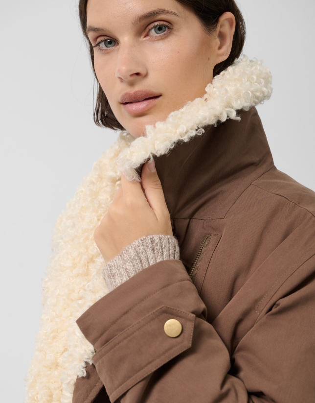 Chaquetón algodón marrón con interior acolchado