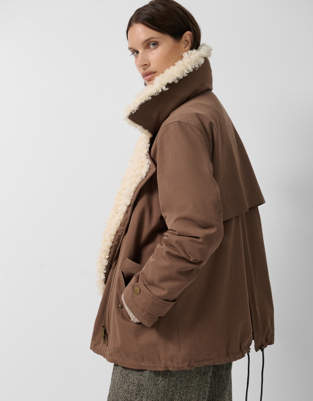 Chaquetón algodón marrón con interior acolchado