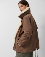 Chaquetón algodón marrón con interior acolchado