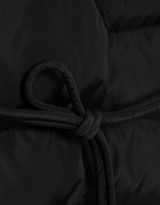 Long black down jacket with removable hood and faux fur
