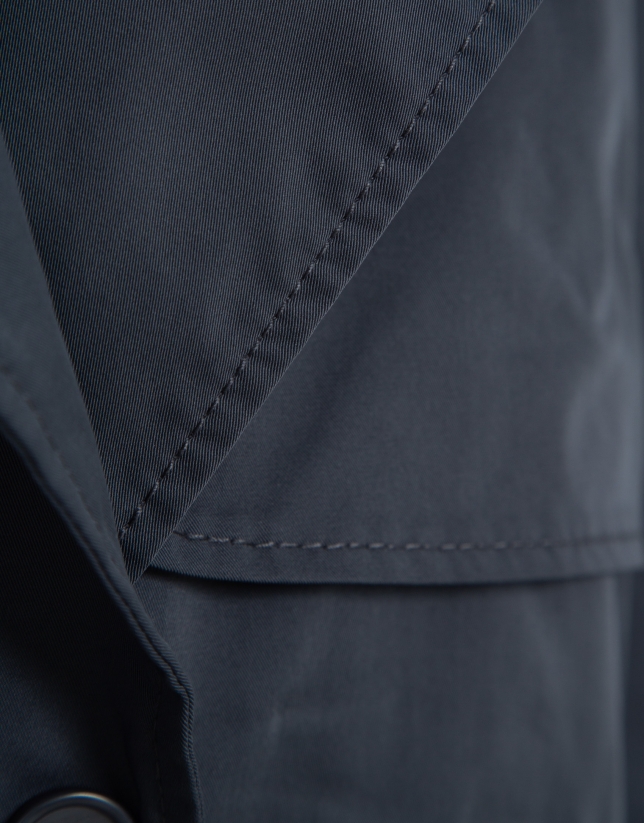 Gabardina clásica azul oscuro