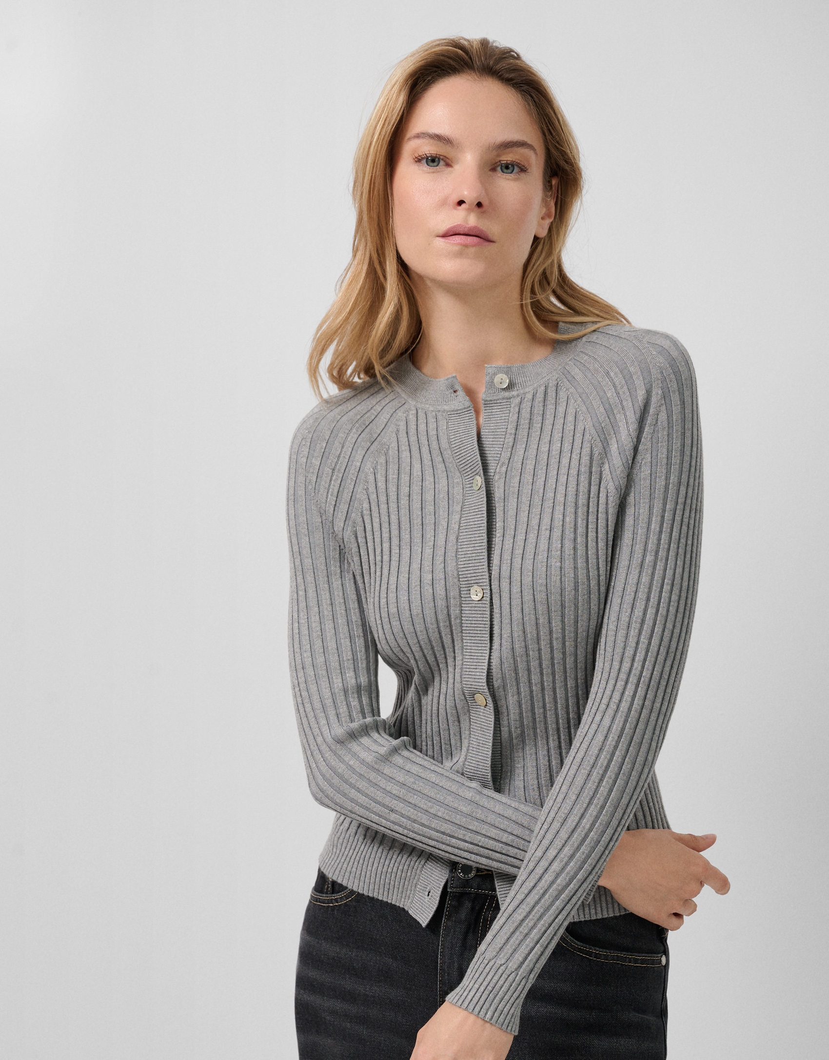 Chaqueta punto fino de canal&eacute; gris