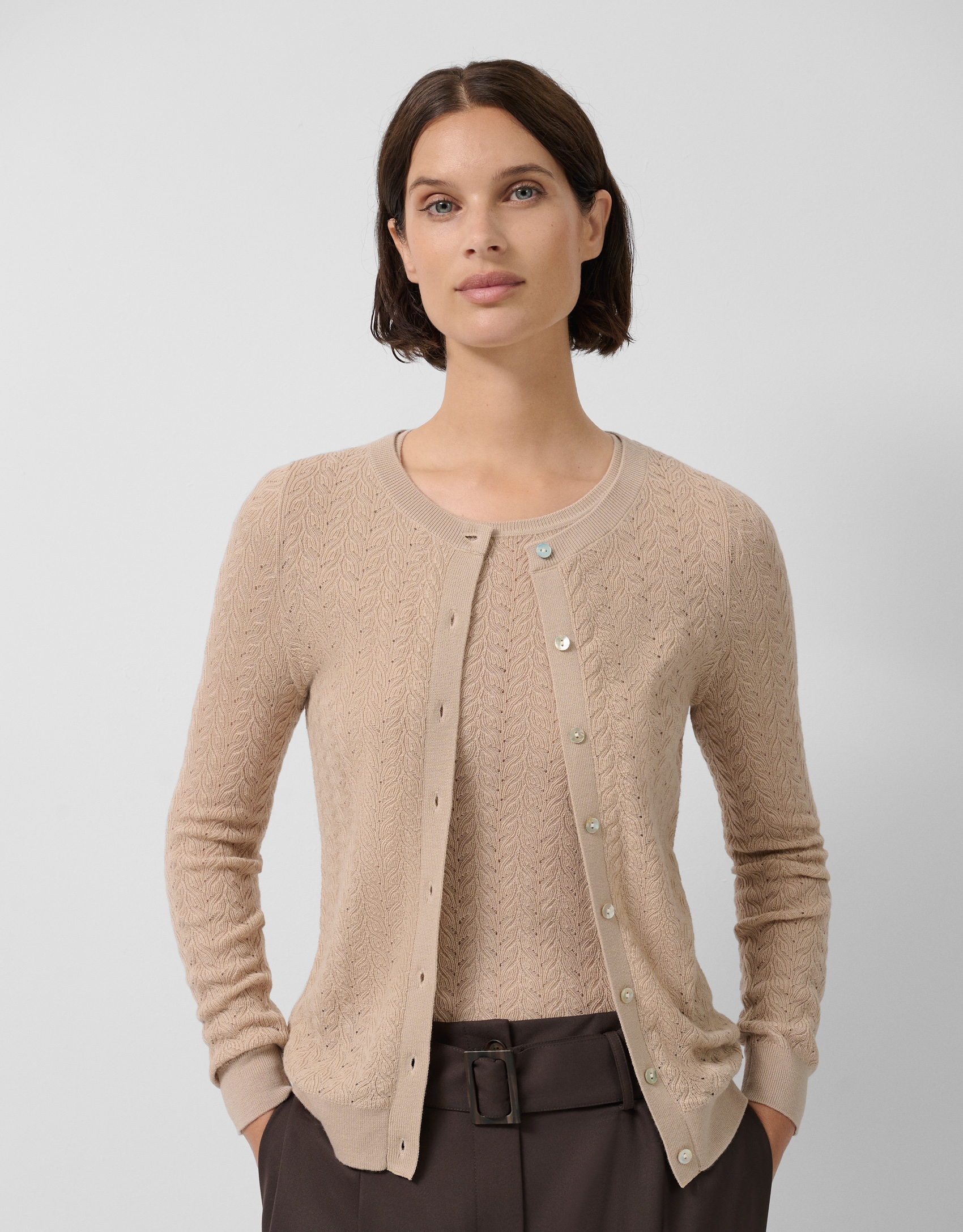 Chaqueta punto lana espiga calada beige