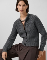Chaqueta punto grueso tricotado gris