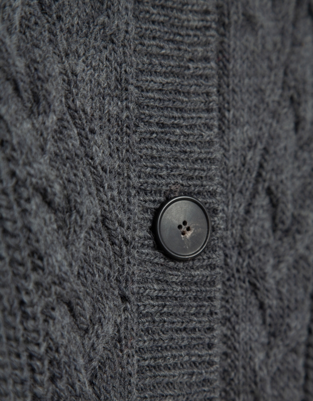 Chaqueta punto grueso tricotado gris