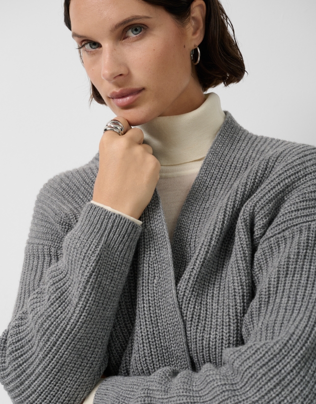 Chaqueta larga punto grueso gris