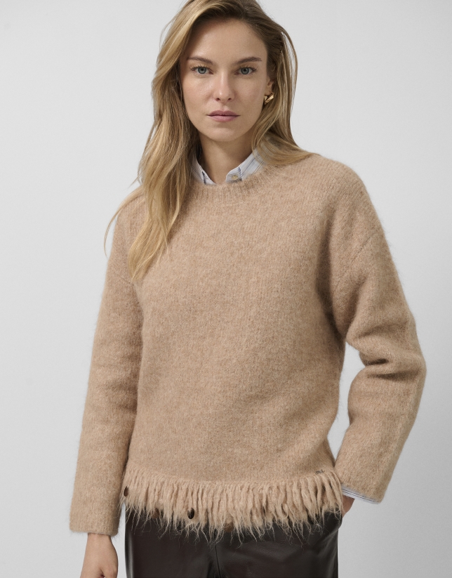Jersey oversize beige con flecos