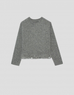 Jersey oversize gris con flecos