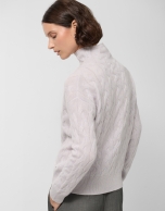 Jersey cuello chimenea punto ochos gris