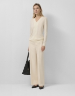 Jersey escote pico lana galga fina crudo
