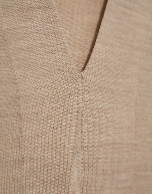 Jersey escote pico lana galga fina beige