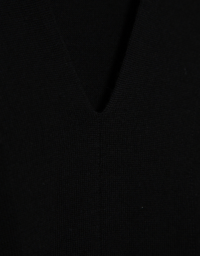 Jersey escote pico lana galga fina negro
