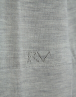Jersey cuello cisne en punto fino de lana gris