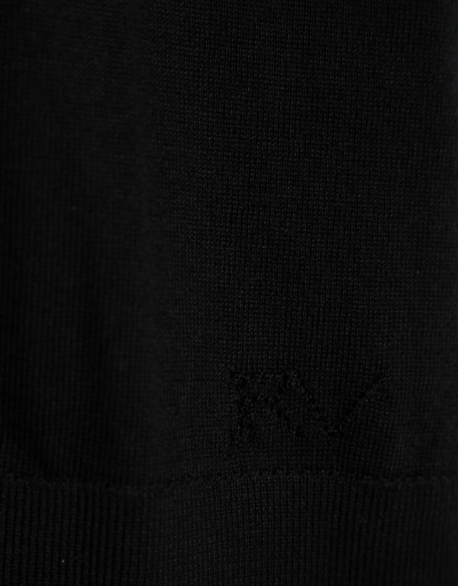 Jersey cuello cisne en punto fino de lana negro